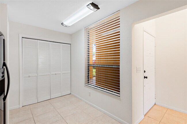 Building Photo - 7535 La Paz Blvd