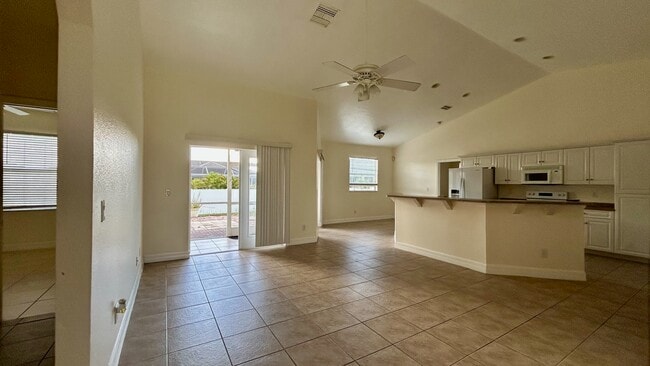 Foto del edificio - 2529 SW 11th Ct