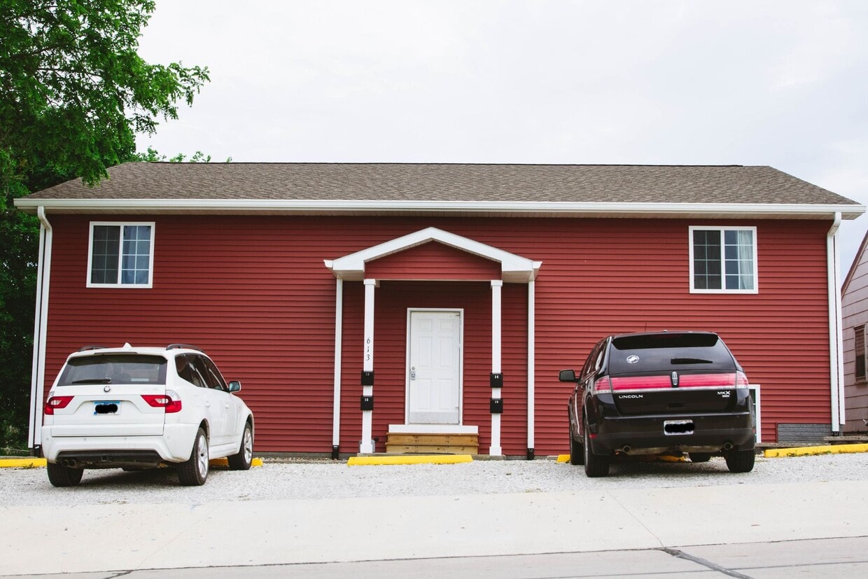 Primary Photo - 613 Sheldon St