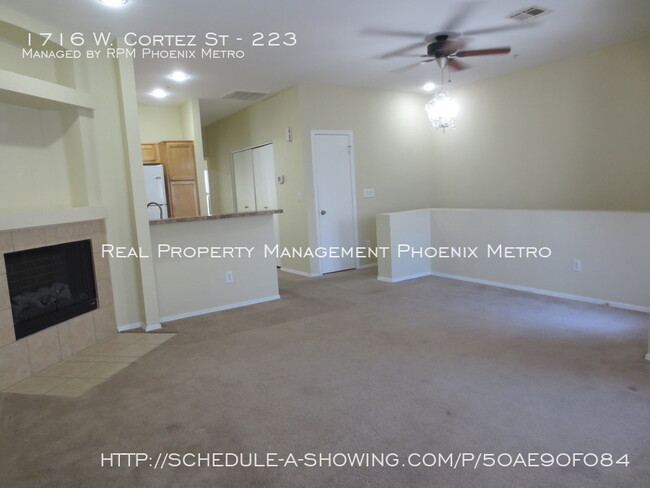 Building Photo - NORTH PHOENIX TOWNHOME IN GATED COMMUNITY!!