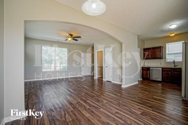 Building Photo - 5577 Eagle River Dr