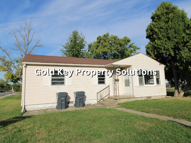Foto del edificio - 3 BR 1 BA House with Garage Across from Pu...