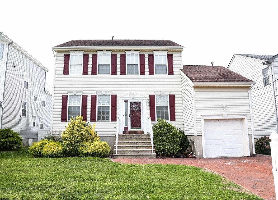1336 Vardon Rd, Brigantine, NJ 08203 House Rental in Brigantine, NJ