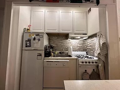 Kitchen - 2601 Pennsylvania Ave