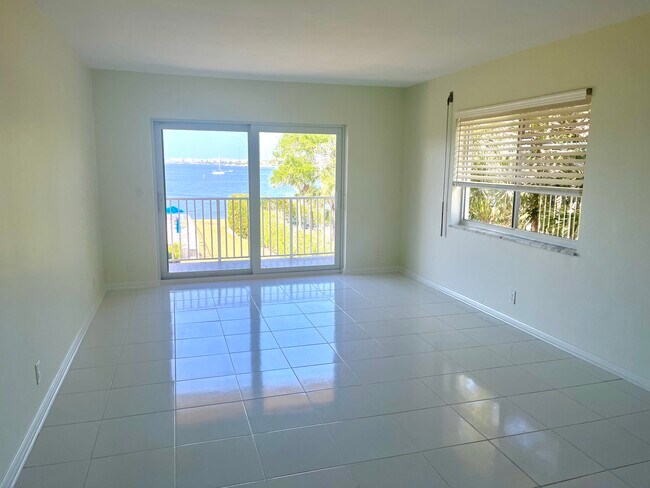 Building Photo - 311 E Ocean Ave