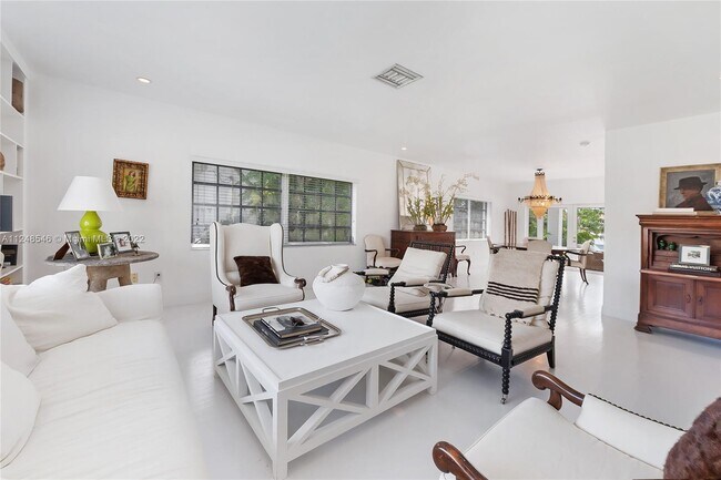 Building Photo - 6270 Marlin Dr