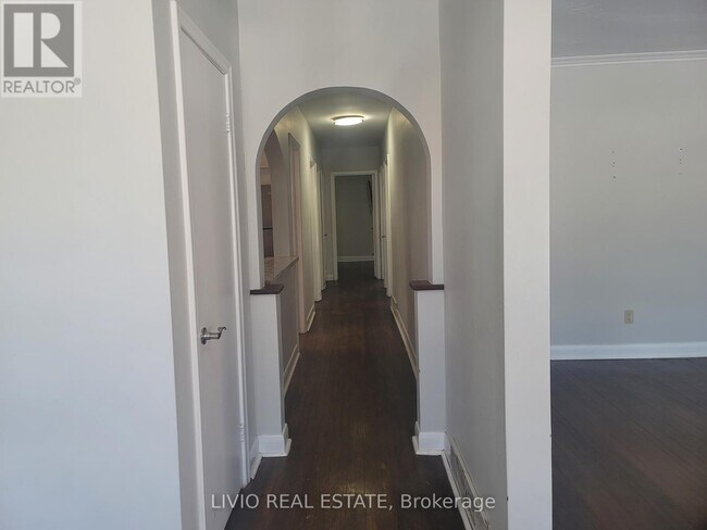 Building Photo - 22 Northampton Dr