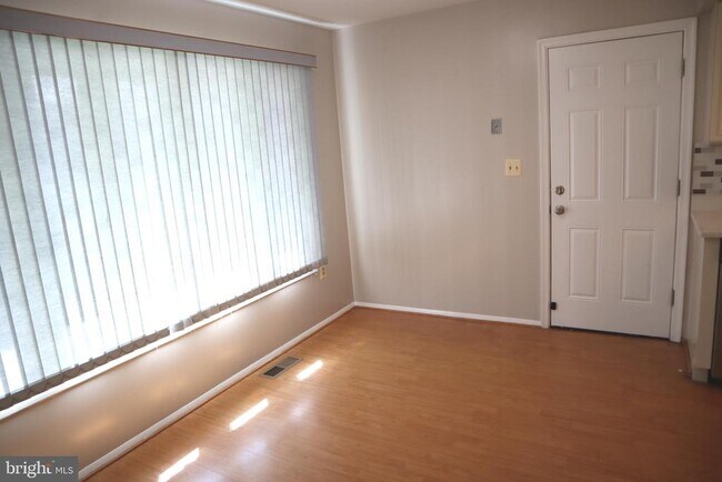 Foto del edificio - 910 Allan Rd
