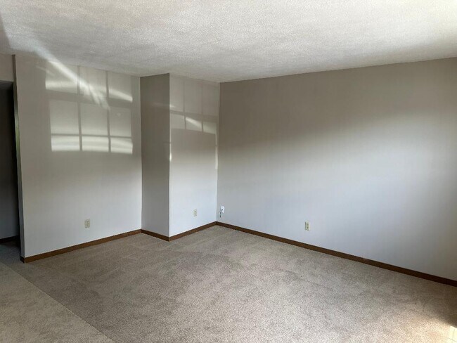Building Photo - 1328 Elmwood Ave