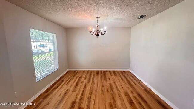Foto del edificio - 170 Nadell Ave NW