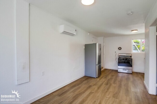 Foto del edificio - Beautifully Renovated 1Bdm 1Ba Apartment i...