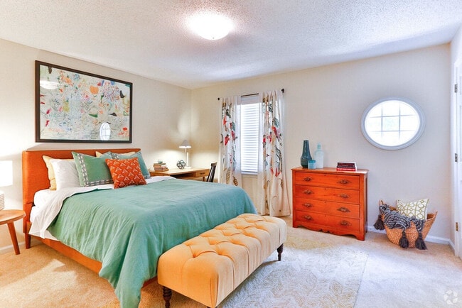 Interior Photo - Strawberry Hill