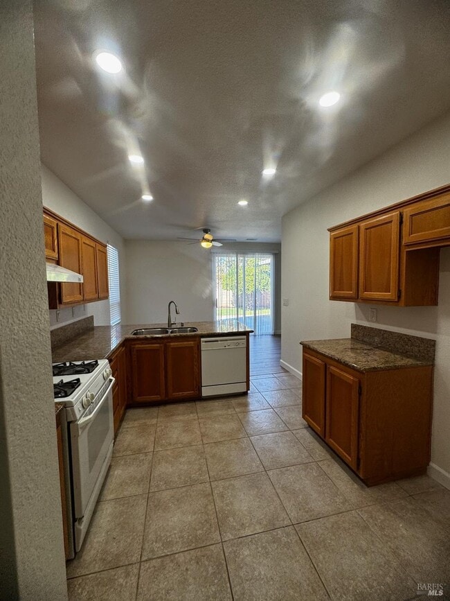 Foto del edificio - 413 Morales Ct