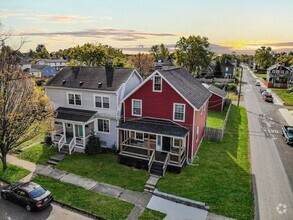 Building Photo - 557 E Mithoff St