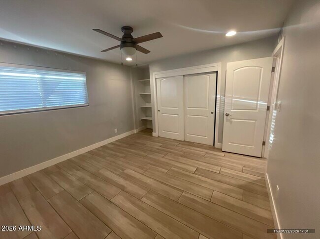 Foto del edificio - 4843 E Cambridge Ave