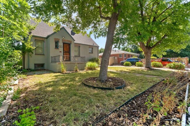 Building Photo - 4 bed / 2 bath Beautiful, Bright, and Spacious Denver Home
