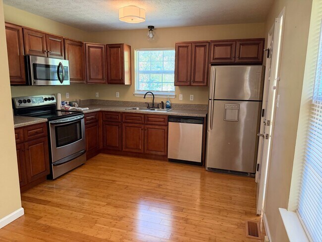 Foto del edificio - 7063 Seaver Dr NW