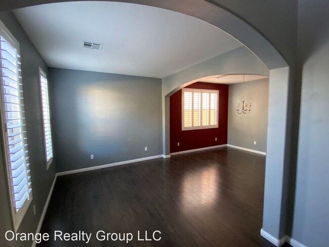 Building Photo - 4 br, 2.5 bath House - 10331 Kadumba St.