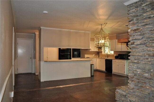 Building Photo - 5008 Jeffery Pl