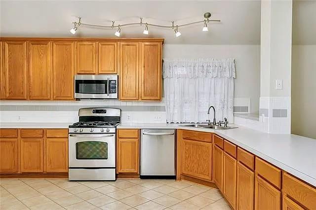 Foto del edificio - 3602 Bird House Dr