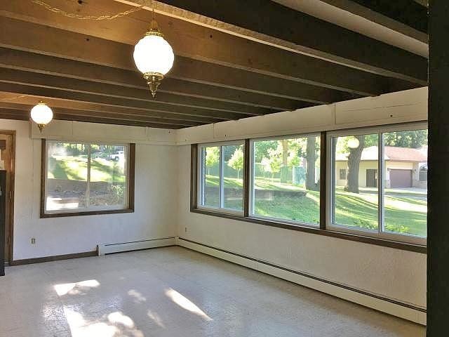 Building Photo - 3 bedroom in Estherville IA 51334