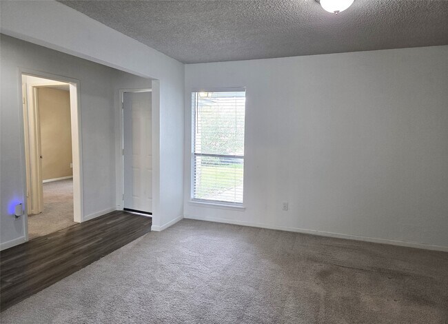 Foto del edificio - 13427 Juniper Point Dr