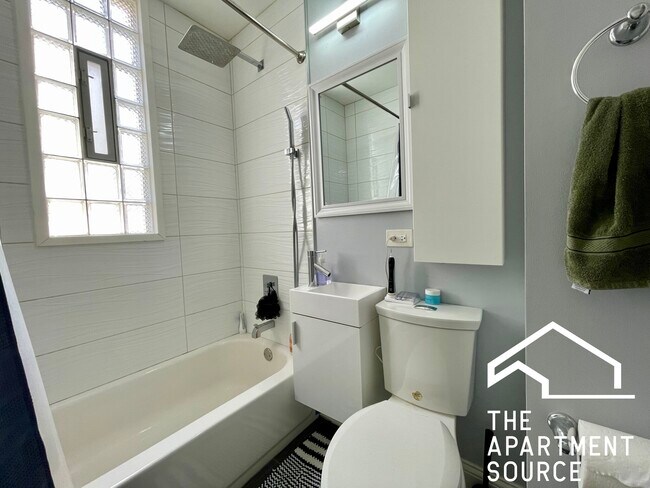 Foto del edificio - 2824 N Ridgeway Ave