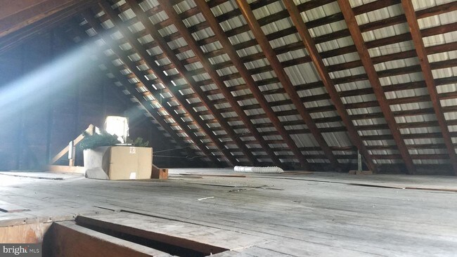 Building Photo - 605 E Baltimore St