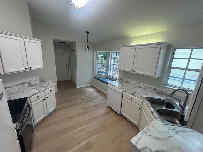 Foto del edificio - 12244 NW 10th Pl