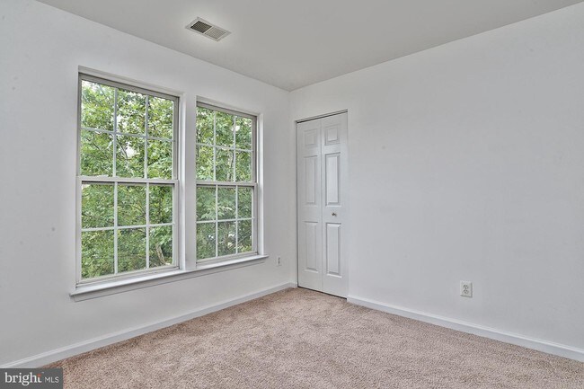 Foto del edificio - 8067 Horseshoe Cottage Cir