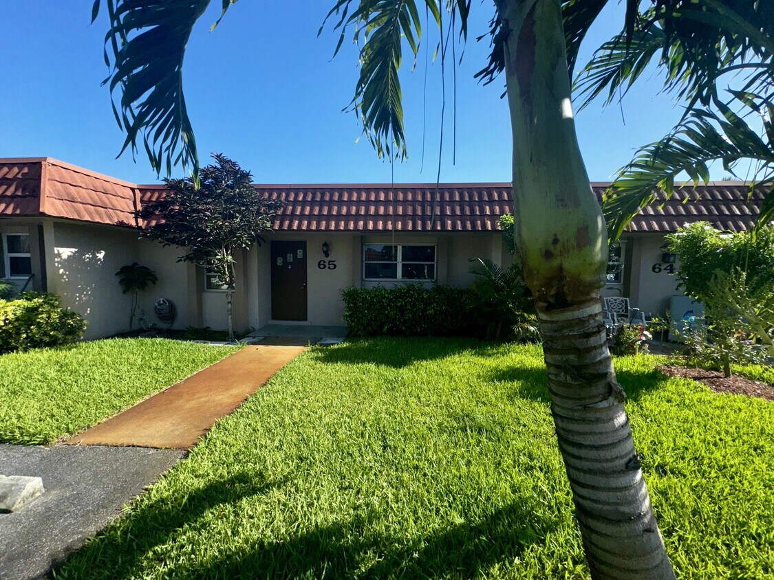 Foto principal - 5725 Fernley Dr E