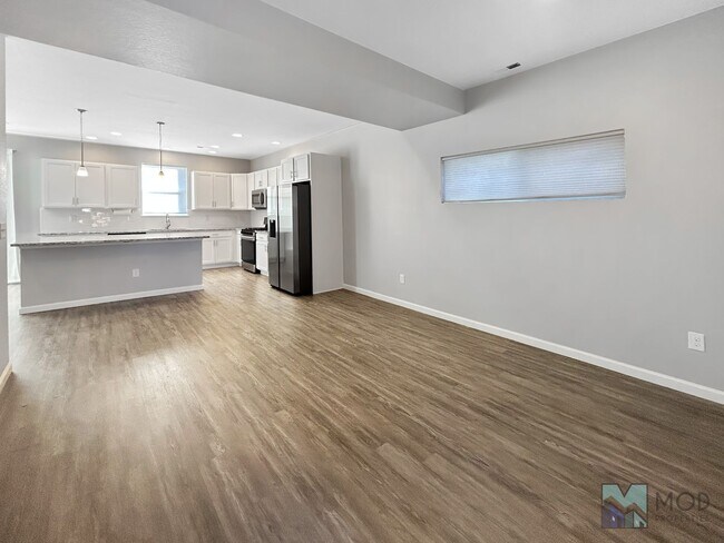 Foto del edificio - $0 DEPOSIT OPTION. SPACIOUS 4-BEDROOM, 3.5...