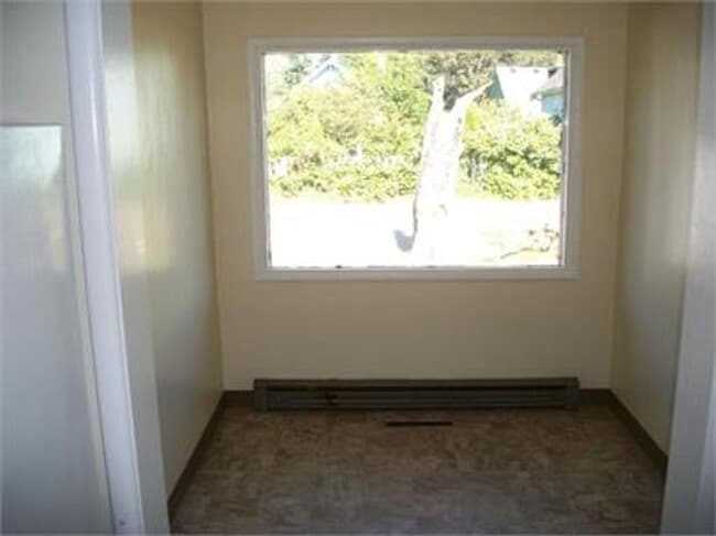 Building Photo - 3008 Meridian St