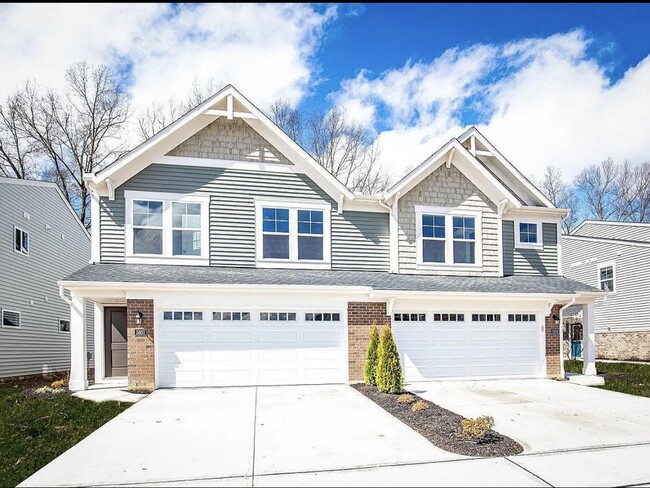 Building Photo - 5857 Parkview Ln