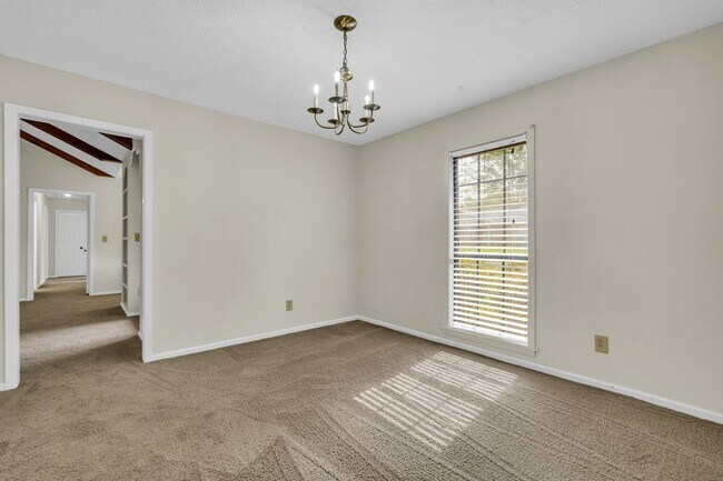 Foto del edificio - 2804 Plum Rd