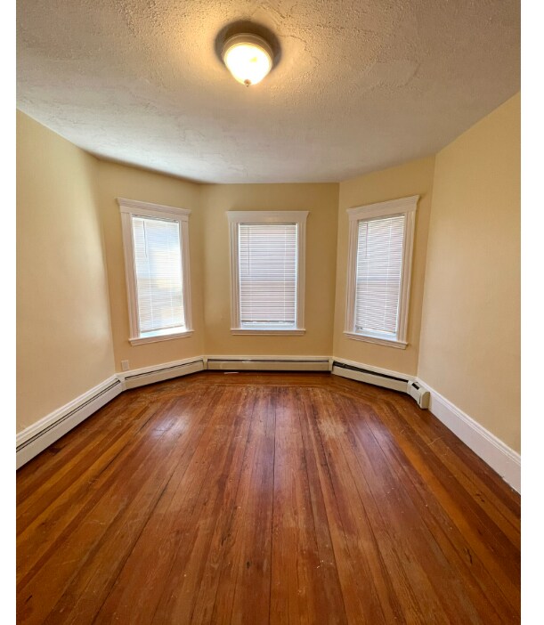 Building Photo - 225 Holland St