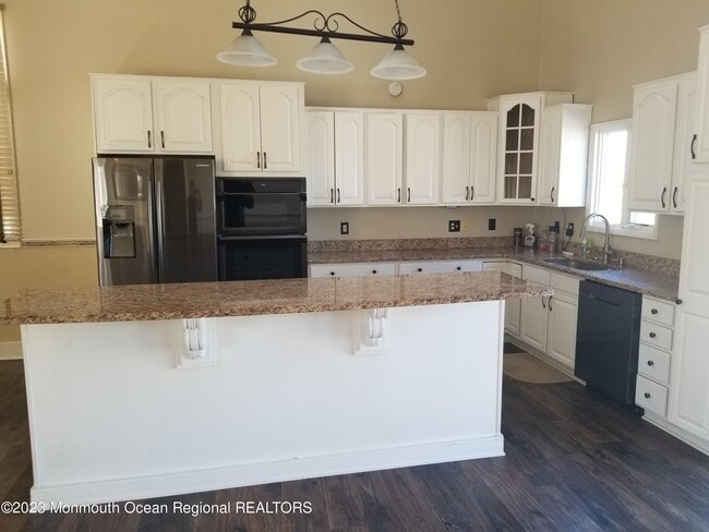 Building Photo - 1039 Kells Ct