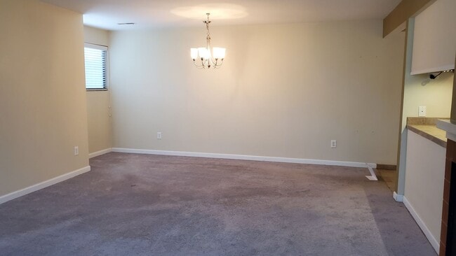 Building Photo - 2 Bed. 2 Bath Bellefield Park Condominium ...