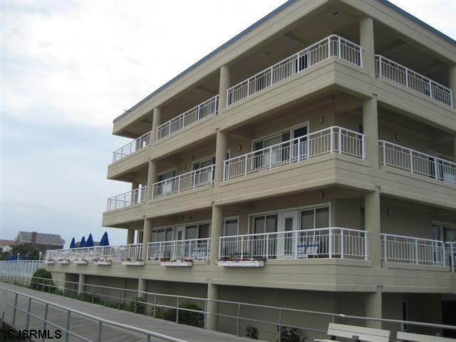 Building Photo - 6100 Boardwalk
