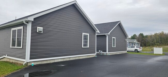 Building Photo - 83 Ivan Dr