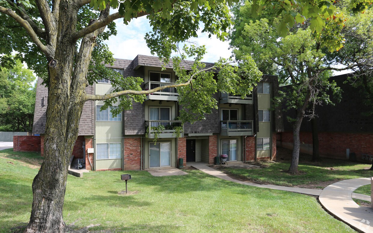 The Retreat at Mission Apartments Mission, KS