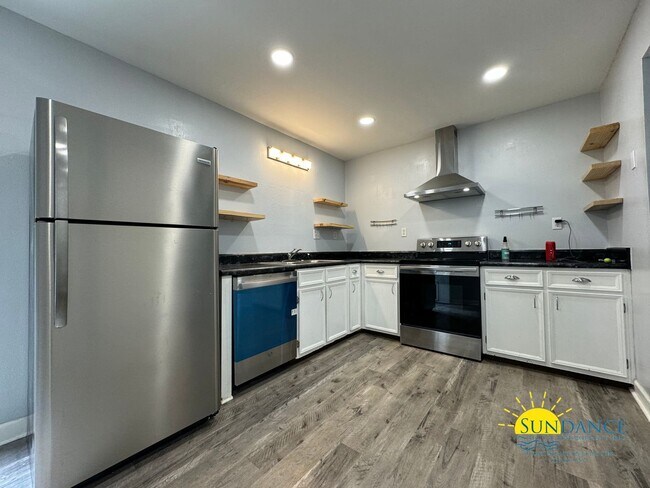 Foto del edificio - Adorable 2 Bedroom Home Centrally Located ...