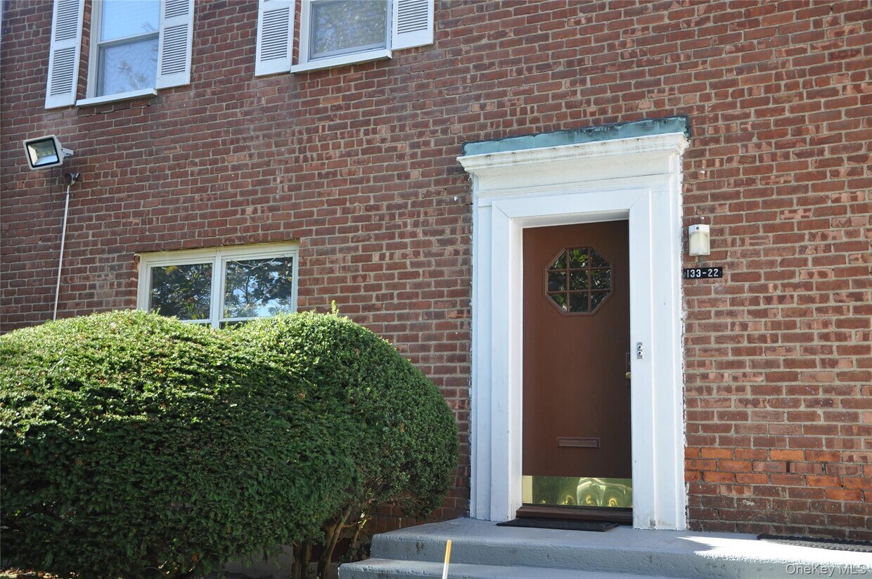 Foto principal - 133-22 Laurelton Pkwy