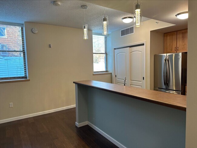 Foto del edificio - 1 Bedroom Steps from U of M St. Paul