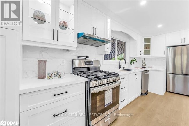 Photo du bâtiment - 170 Terrace Dr