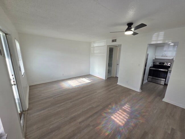 Photo - 212 SE 9th Ave Apartment