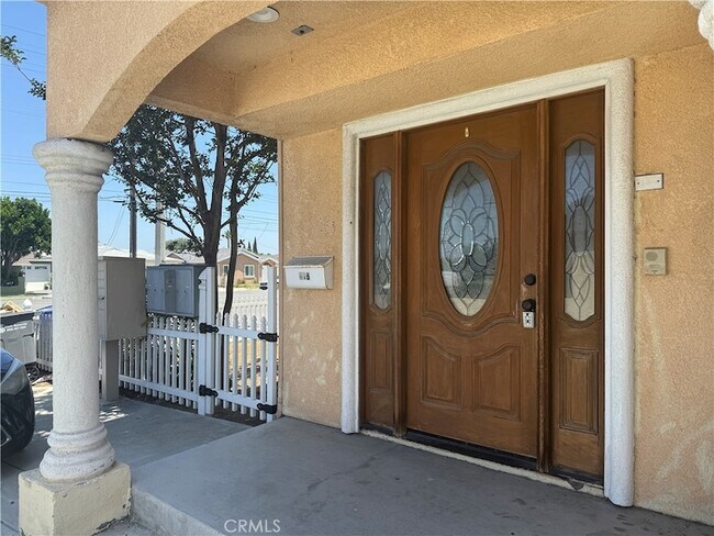 Foto del edificio - 418 W 223rd St