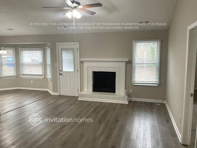 Foto del edificio - 8605 Garvey Dr