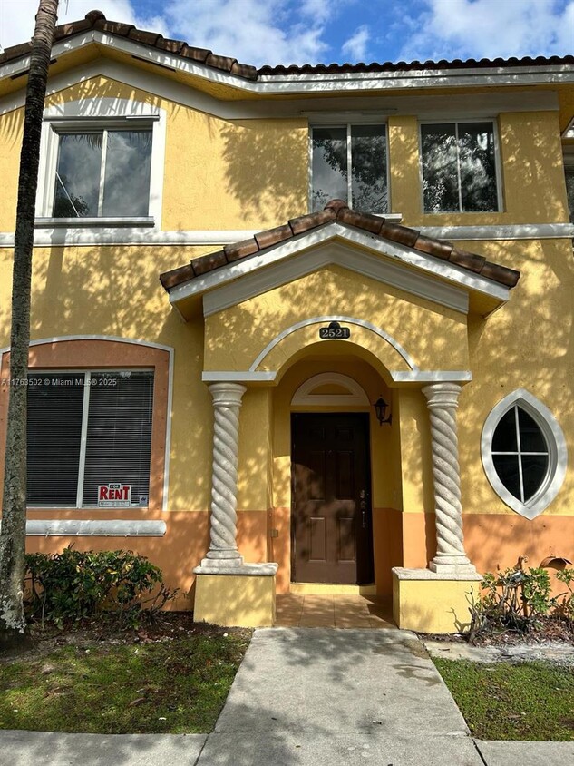 Foto principal - 2521 SE 15th Pl