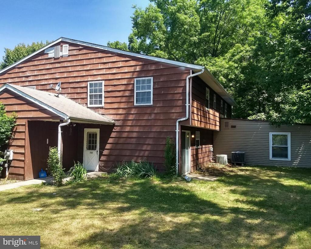 Foto principal - 743 Jackson St